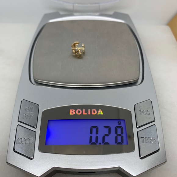 14K Yellow Gold Small Puffed Heart Earrings ❤️ - Picture 7 of 7